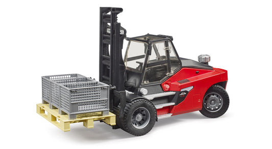 Linde HT160 Fork Lift with pallet and 3 pallet cages